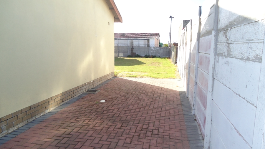 3 Bedroom Property for Sale in New Macassar Western Cape